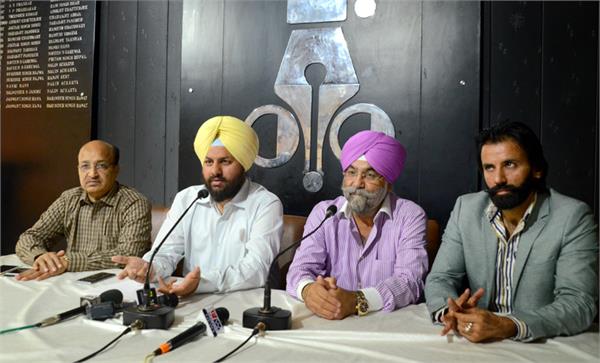 private sugar mill owners came out in protest