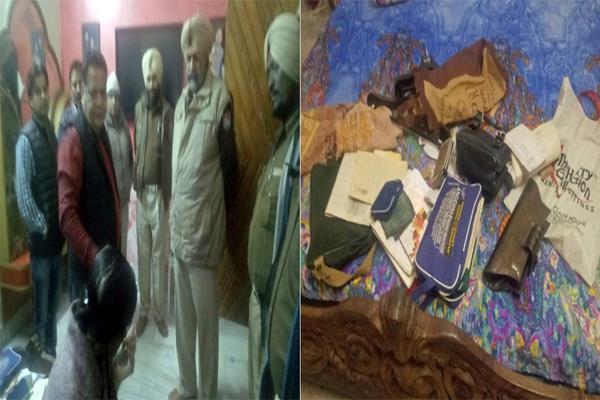 looted woman tied 2 5 lakhs and 15 tolas gold