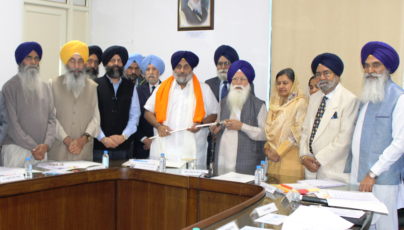 ਖਹਿਰਾ ਡਰੱਗ ਮਾਫੀਆ ਤੋਂ ਲੋਕਾਂ ਦਾ ਧਿਆਨ ਹਟਾਉਣ ਲਈ ਹੀ ਆਪਣੀ ਪਾਰਟੀ ਖਿਲਾਫ ਬੋਲ ਰਿਹੈ : ਬਾਦਲ