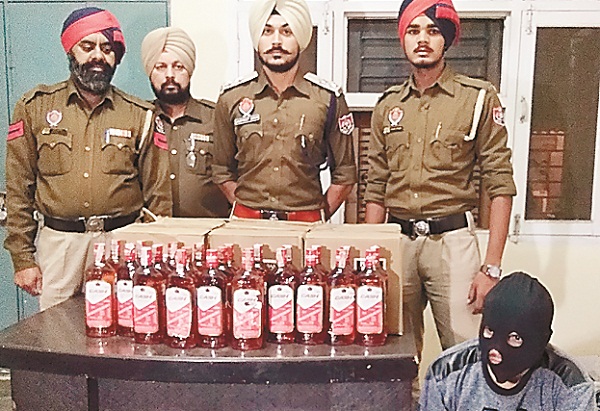 ਸੱਤਰਾ ਮੁਹੱਲਾ ਵਿਖੇ ਛਾਪੇਮਾਰੀ, 8 ਪੇਟੀਆਂ ਸ਼ਰਾਬ ਬਰਾਮਦ