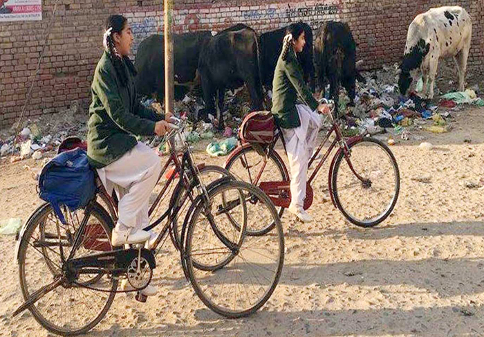 ਲੜਕੀਆਂ ਦੇ ਸਕੂਲ ਕੋਲ ਲੱਗਾ ਕੂੜੇ ਦਾ ਡੰਪ ਮੁਹੱਲਾ ਵਾਸੀਆਂ ਲਈ ਬਣਿਆ ਪ੍ਰੇਸ਼ਾਨੀ ਦਾ ਸਬੱਬ