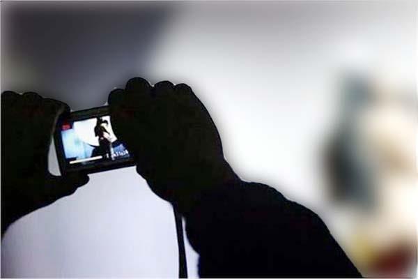 blackmail by making porn video 3 police staff suspend