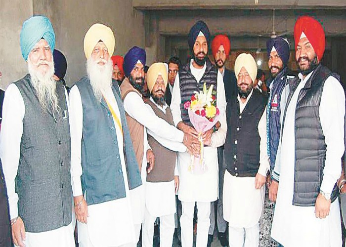 ਅਕਾਲੀ ਦਲ ਦੇ ਜੁਝਾਰੂ ਵਰਕਰ ਕਾਂਗਰਸੀਆਂ ਦੀਆਂ ਗਿੱਦੜ-ਭਬਕੀਆਂ ਤੋਂ ਡਰਨ ਵਾਲੇ ਨਹੀਂ : ਮਜੀਠੀਆ