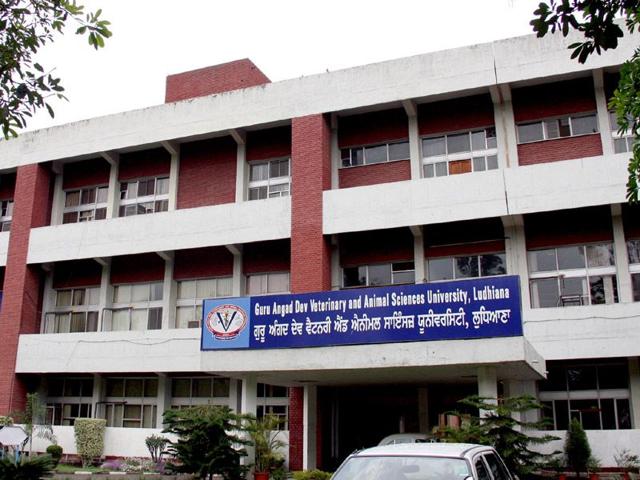 10 ਸੂਬਿਆਂ ਦੇ ਵਿਗਿਆਨੀਆਂ ਨੂੰ ਦਿੱਤੀ ਵੈਟਰਨਰੀ ਯੂਨੀਵਰਸਿਟੀ ਵਿਖੇ ਵਿਸ਼ੇਸ਼ ਸਿਖਲਾਈ