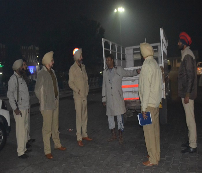 ਨਾਈਟ ਡੋਮੀਨੇਸ਼ਨ ''ਚ ਕਮਿਸ਼ਨਰੇਟ ਪੁਲਸ ਨੇ ਚਲਾਈ ਵਿਸ਼ੇਸ਼ ਚੈਕਿੰਗ ਮੁਹਿੰਮ
