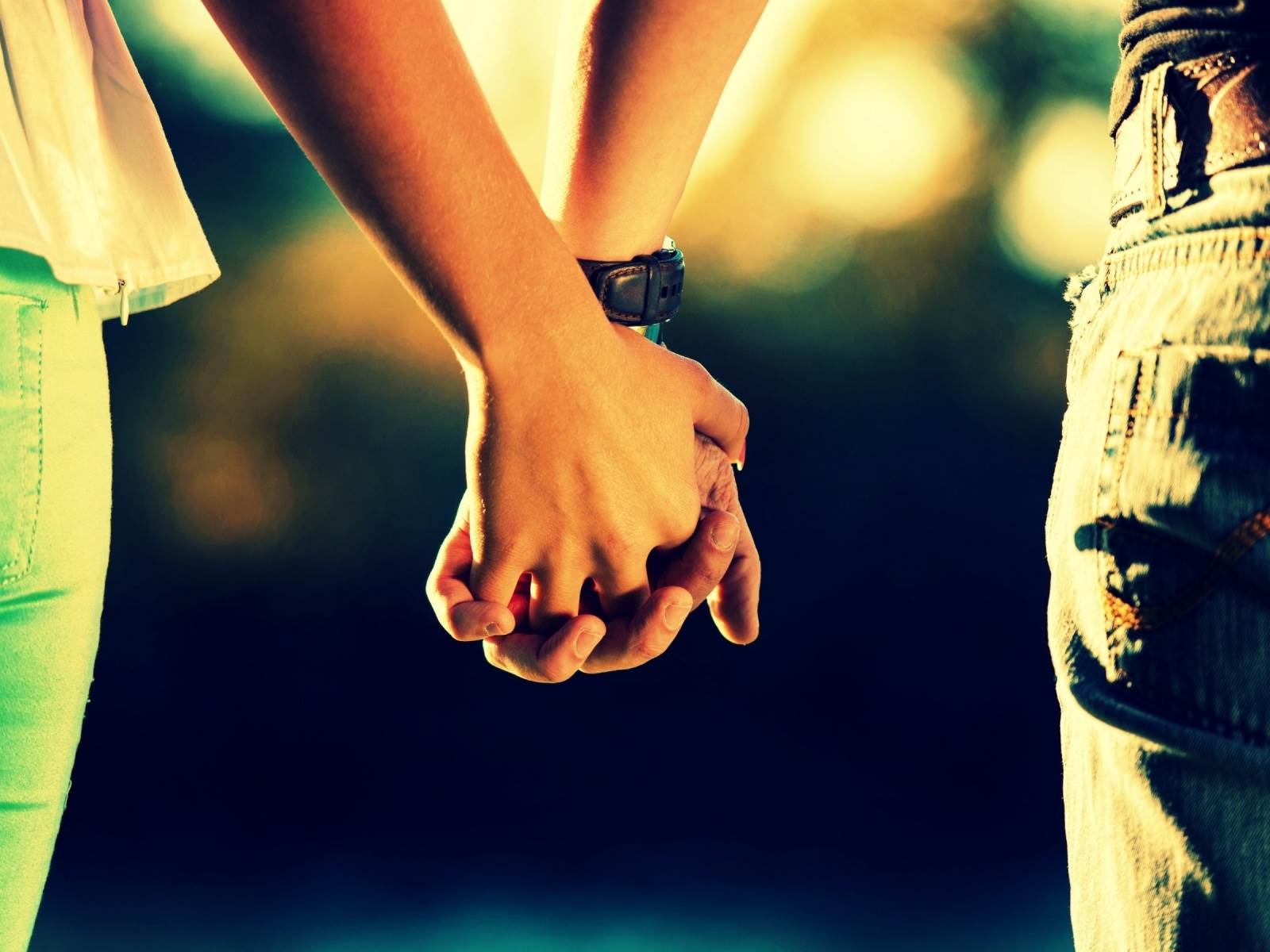 ...ਜਦੋਂ ਖੇਤਾਂ ''ਚ ਬੈਠੇ ਪ੍ਰੇਮੀ ਜੋੜੇ ਨੂੰ ਕਾਲੇ ਜ਼ਹਿਰੀਲੇ ਸੱਪ ਨੇ ਪਾਈਆਂ ਭਾਜੜਾਂ