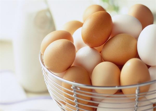 eggs fall by 20  due to decrease of demand