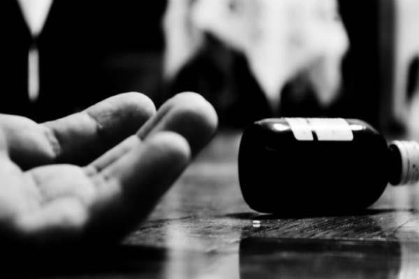 youth commit suicide in mohali