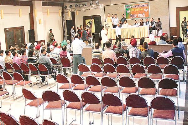 ਨੋਟਬੰਦੀ ਦੀ ਵਰ੍ਹੇਗੰਢ ''ਤੇ ਵਿਜੇ ਸਾਂਪਲਾ ਨੇ ਵਪਾਰੀਆਂ ਦੇ ''ਮਨ ਕੀ ਬਾਤ'' ਸੁਣੀ