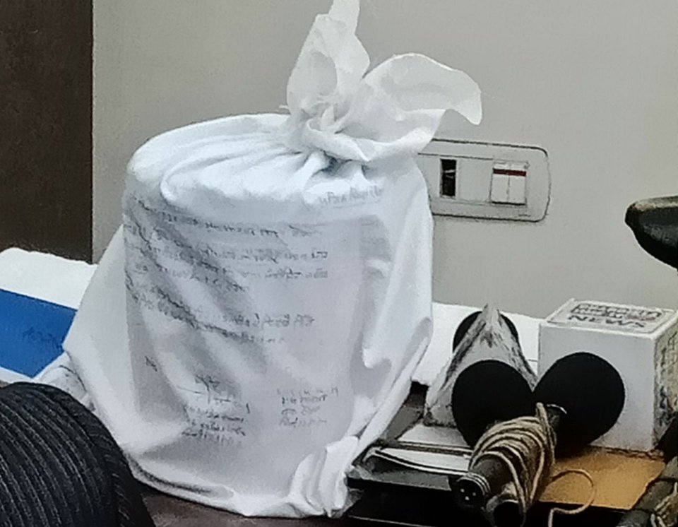 ਖੰਨਾ : ਪ੍ਰਾਈਵੇਟ ਬੱਸ ''ਚੋਂ ਉਤਰੇ ਤਸਕਰ ਤੋਂ 6 ਕਰੋੜ ਦੀ ਹੈਰੋਇਨ ਬਰਾਮਦ (ਤਸਵੀਰਾਂ)