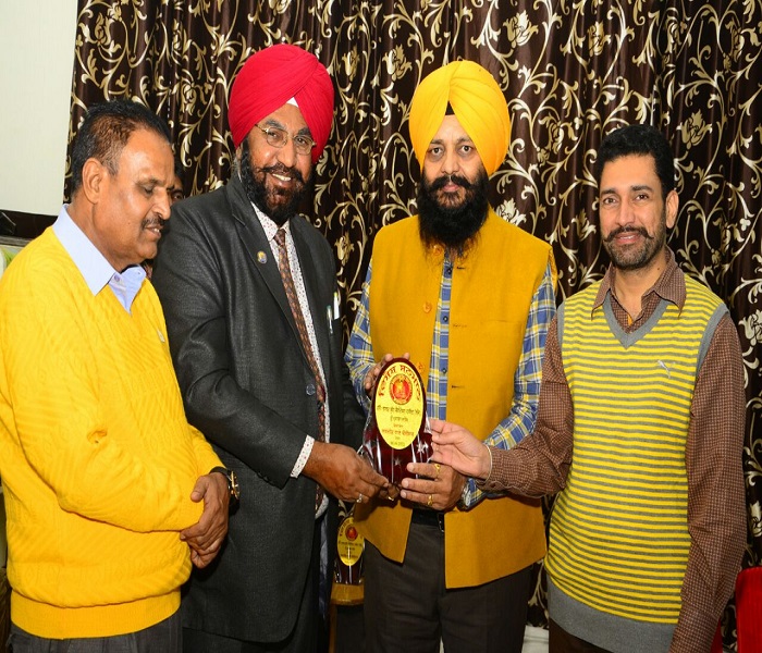 ਚੈਰੀਟੇਬਲ ਟਰੱਸਟ ਸ੍ਰੀ ਮੁਕਤਸਰ ਸਾਹਿਬ ਦੇ ਚੇਅਰਮੈਨ ਵੱਲੋਂ ਸਨਮਾਨ ਸਮਾਗਮ ਦਾ ਆਯੋਜਨ