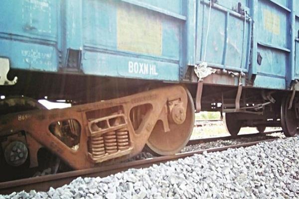 save the big rail accident in delhi