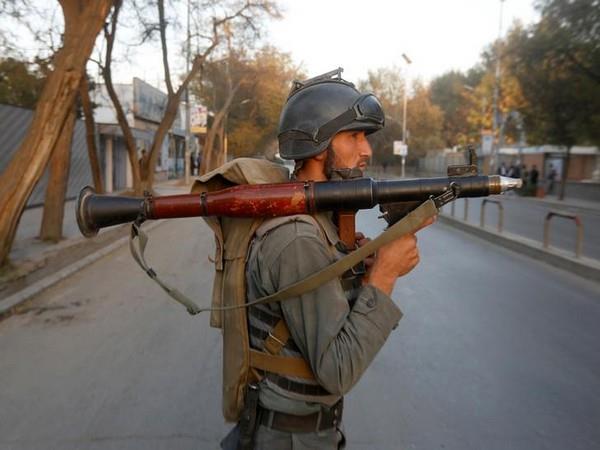 afghanistan tanker blast 8 killed 25 injured