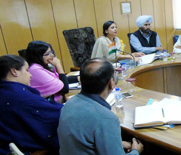 ਪਾਣੀ ਦੀ ਦੁਰਵਰਤੋਂ ਰੋਕਣ ਸਬੰਧੀ ਨੋਟੀਫਿਕੇਸ਼ਨ ਲਾਗੂ ਕੀਤਾ ਜਾਵੇ : ਡੀ. ਸੀ.