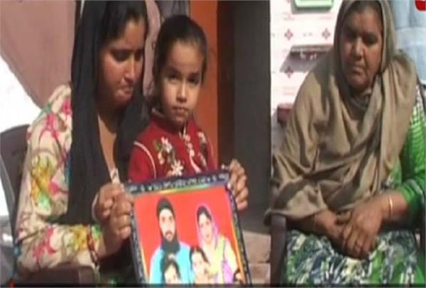 saudi arabia  stranded  sons