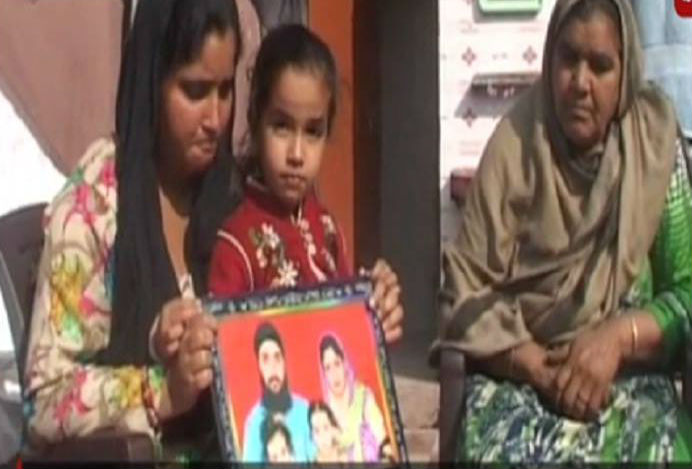 ਸਾਊਦੀ ਅਰਬ ''ਚ ਫਸੇ ਬੇਟੇ ਦੀ ਸੁਣ ਲਓ ਪੁਕਾਰ ਸੁਸ਼ਮਾ ਜੀ, ਮਾਂ ਦਾ ਰੋ-ਰੋ ਕੇ ਹੋਇਆ ਬੁਰਾ ਹਾਲ