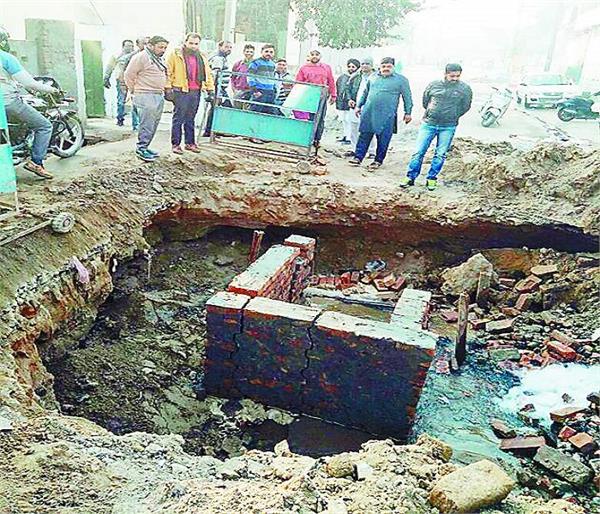 ferozepur people get disturbed by water