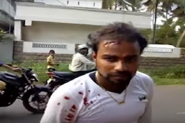 trafic police man  motorcyclist  attack with daang