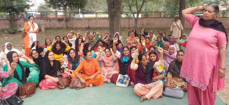 ਆਂਗਣਵਾੜੀ ਵਰਕਰਾਂ ਨੇ ਜ਼ਿਲਾ ਸਿੱਖਿਆ ਅਫਸਰ ਦਫਤਰ ਅੱਗੇ ਦਿੱਤਾ ਵਿਸ਼ਾਲ ਰੋਸ ਧਰਨਾ