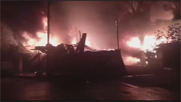fire broke out in a tent house vault in surat