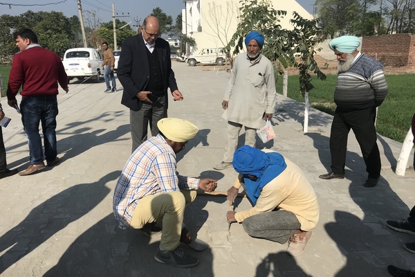 ਵਿਜੀਲੈਂਸ ਵਿਭਾਗ ਵੱਲੋਂ ਸੜਕਾਂ ਦੇ ਨਿਰਮਾਣ ''ਚ ਵਰਤੇ ਘਟੀਆ ਮਟੀਰੀਅਲ ਦੀ ਪੜਤਾਲ ਸ਼ੁਰੂ