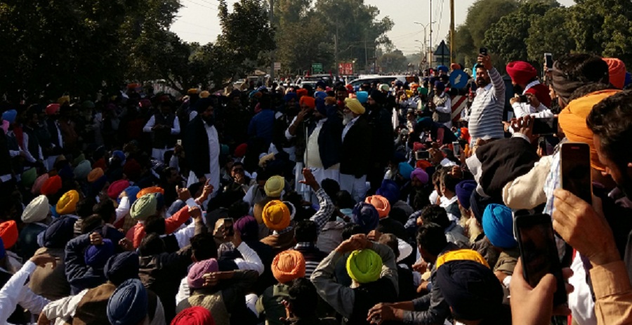 ਅਕਾਲੀਆਂ ਦੇ ਧਰਨੇ ਨੇ ਕਰਾਈਆਂ ਬਰਾਤਾਂ ਲੇਟ