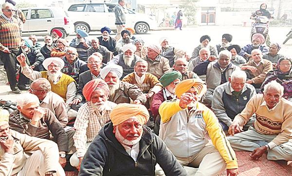 powercom  s pensioners laid siege divisional offices