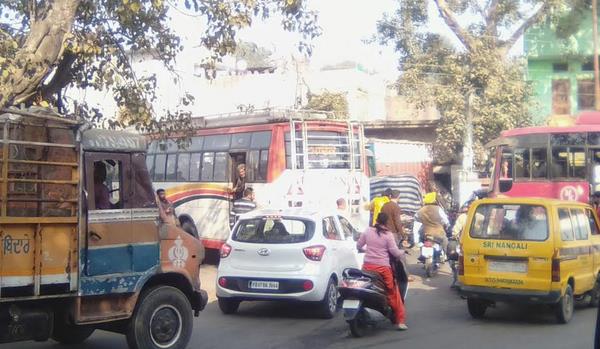 shopkeepers and people  s trouble caused by daily buses in mandi chowk