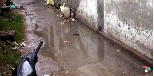 people get disturbed due to the dirt spread in the colony