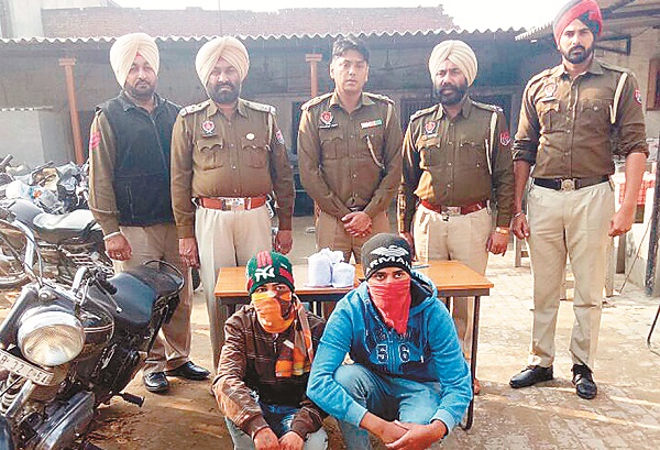 ਨਸ਼ੀਲੇ ਪਦਾਰਥ ਸਣੇ 2 ਅੜਿੱਕੇ