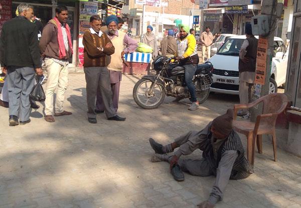 suicide attempt by   mini kejriwal  