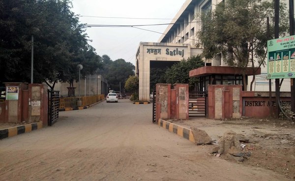 ਹੈਵੀ ਵਾਹਨ ਮਾਲਕਾਂ ਲਈ ਪ੍ਰੇਸ਼ਾਨੀ ਦਾ ਸਬੱਬ ਬਣਿਆ ਡੀ. ਟੀ. ਓ. ਦਫਤਰਾਂ ਦੇ ਖਾਤਮੇ ਦਾ ਫੈਸਲਾ