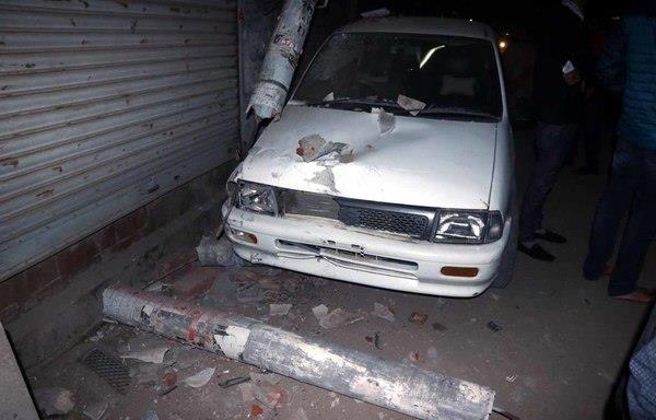 the car that kills the girls on the ektiva stuck in the car