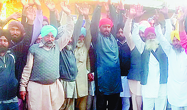 ਸਹਿਕਾਰੀ ਸਭਾ ਜਲਾਲ ''ਚ ਮਚਿਆ ਹੰਗਾਮਾ, ਪਹੁੰਚੀ ਪੁਲਸ