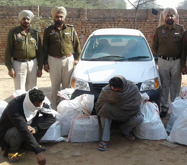 ਪੁਲਸ ਨੇ ਨਾਜਾਇਜ਼ ਸ਼ਰਾਬ ਸਮੇਤ 2 ਨੂੰ ਕੀਤਾ ਕਾਬੂ