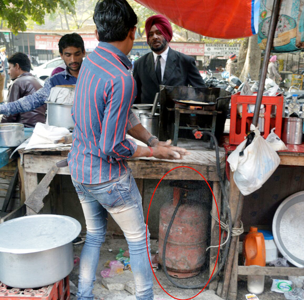ਗੈਸ ਮਾਫੀਆ ਦੇ ਮਜ਼ਬੂਤ ਨੈੱਟਵਰਕ ਤੋਂ ਮਿੰਨੀ ਸਕੱਤਰੇਤ ਵੀ ਨਹੀਂ ਮਹਿਫੂਜ਼