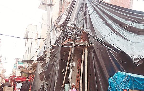 uncensored constructions in the city