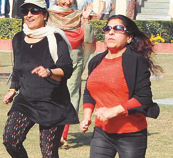 outdoor games played by officer wives