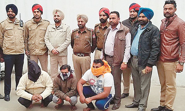 ਗਾਹਕ ਨਾਲ ਕੀਤੀ ਬਦਸਲੂਕੀ ਢਾਬਾ ਮਾਲਕ ਨੂੰ ਪਈ ਮਹਿੰਗੀ, ਤਿੰਨ ਕਾਬੂ