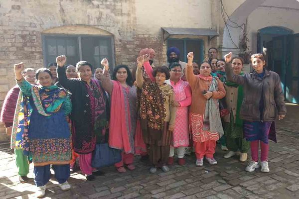 4 ਮਹੀਨਿਆਂ ਤੋਂ ਤਨਖਾਹ ਤੋਂ ਵਾਂਝੇ ਡਾਇਟ ਕਰਮਚਾਰੀ