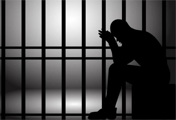 drug smuggling  three persons arrested