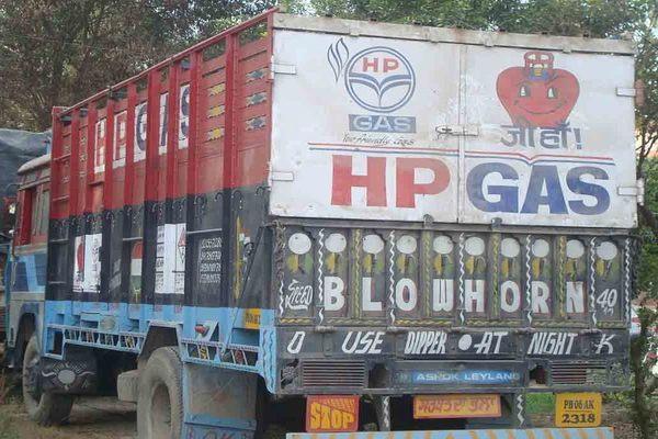 quintal of poppy husk recovered from truck carrying gas cylinders  3 arrested