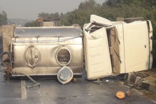 ਮਹਿੰਦਰਾ ਜੀਪ ਦਾ ਟਾਇਰ ਫਟਿਆ, ਡਰਾਈਵਰ ਜ਼ਖ਼ਮੀ