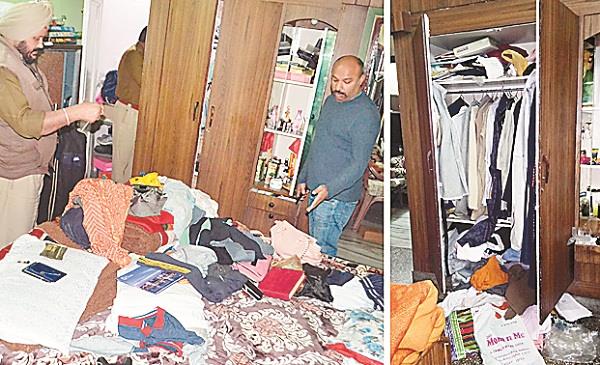 cash  200 pounds  32 bore pistols  4 rounds of theft