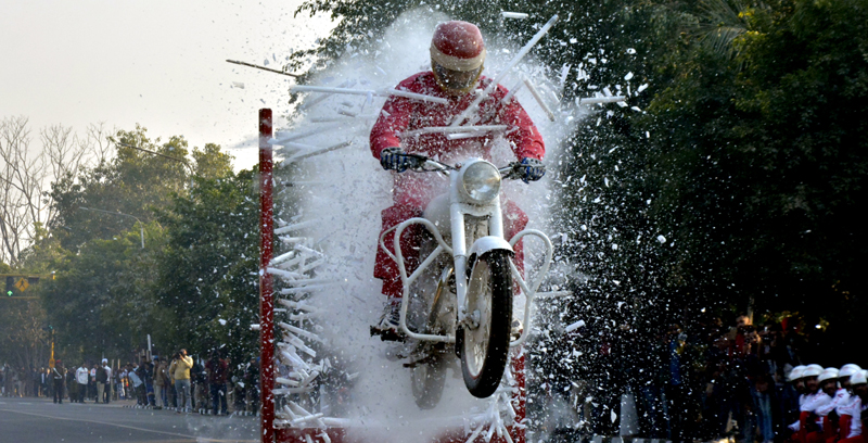 ਇਨ੍ਹਾਂ ਦਾ ਜੀਵਨ ਹੀ ਸਟੰਟ ਬਣ ਚੁੱਕਾ ਹੈ, ਰਿਕਾਰਡ ਤੋੜਨਾ ਕੋਈ ਇਨ੍ਹਾਂ ਤੋਂ ਸਿੱਖੇ