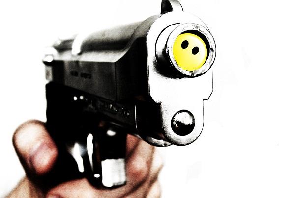 the robber escaped by taking 7 lakh at the tip of a pistol