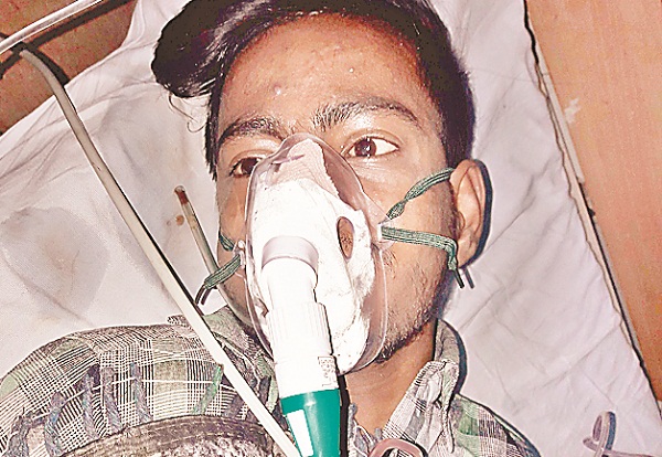 ਪੁਲਸ ਦੀ ਛਾਪੇਮਾਰੀ ਤੋਂ ਪ੍ਰੇਸ਼ਾਨ ਨੌਜਵਾਨ ਨੇ ਨਿਗਲਿਆ ਜ਼ਹਿਰੀਲਾ ਪਦਾਰਥ