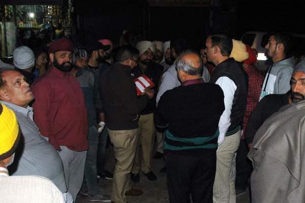 a bloody clash in shopkeepers due to old fashioned rivalry