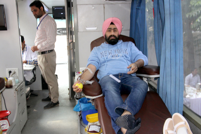 ਮੈਂ ਆਪਣੇ ਛੋਟੇ ਭਰਾ ਨੂੰ ਬੀਮਾਰ ਨਹੀਂ ਵੇਖ ਸਕਦਾ ਸੀ, ਦੇ ਦਿੱਤਾ ਬੋਨਮੈਰੋ, ਹੁਣ ਦੋ ਹੋਰ ਬੱਚਿਆਂ ਨੂੰ ਵੀ ਦੇਵਾਂਗਾ