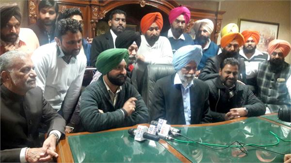 amarinder gave resignation